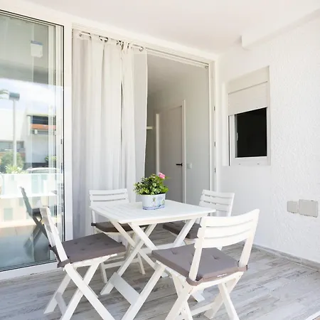 Home2book Cozy Pool & Terrace Apartment, Apartmán