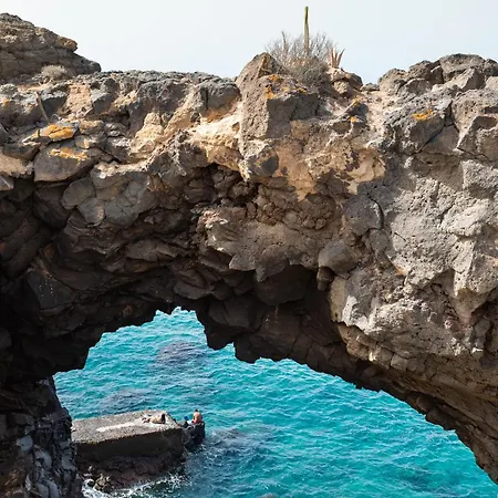 Home2book Cozy Pool & Terrace Apartment, Apartmán *