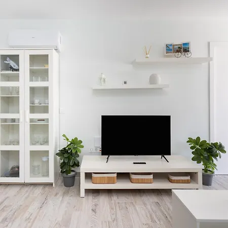 Home2book Cozy Pool & Terrace Apartment, Apartmán *