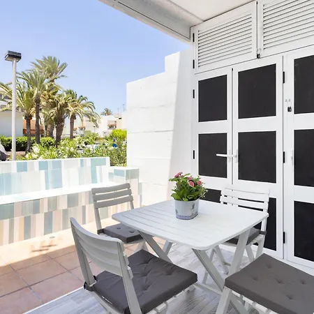 Home2book Cozy Pool & Terrace Apartment, Apartmán *