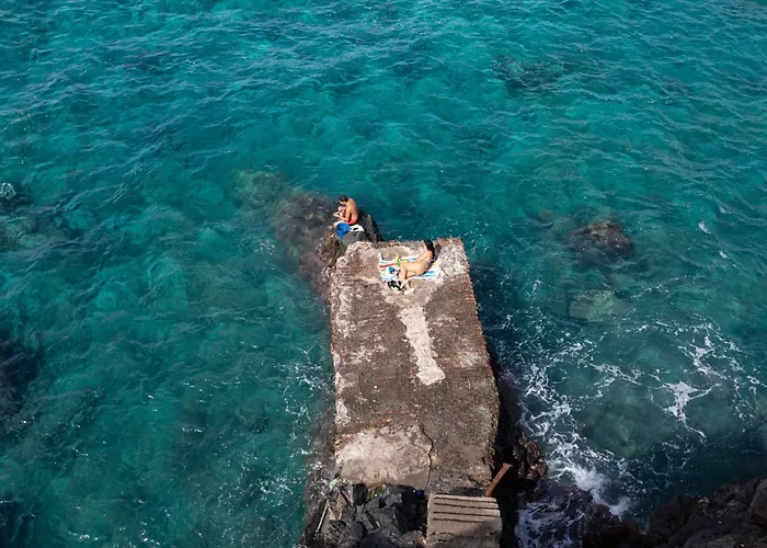 Home2book Cozy Pool & Terrace Apartment, 公寓 *