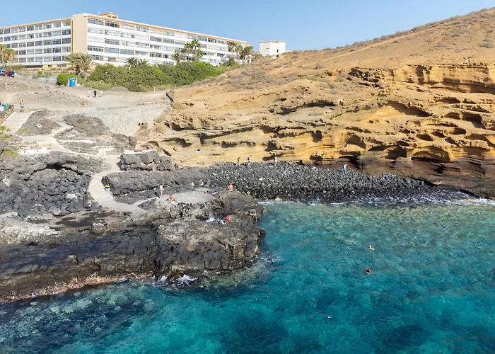 Home2book Cozy Pool & Terrace Apartment, *