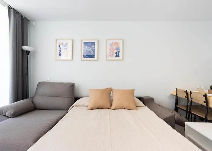 Home2book Cozy Pool & Terrace Apartment, 公寓 *