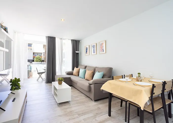 Home2book Cozy Pool & Terrace Apartment, 公寓 阿罗纳