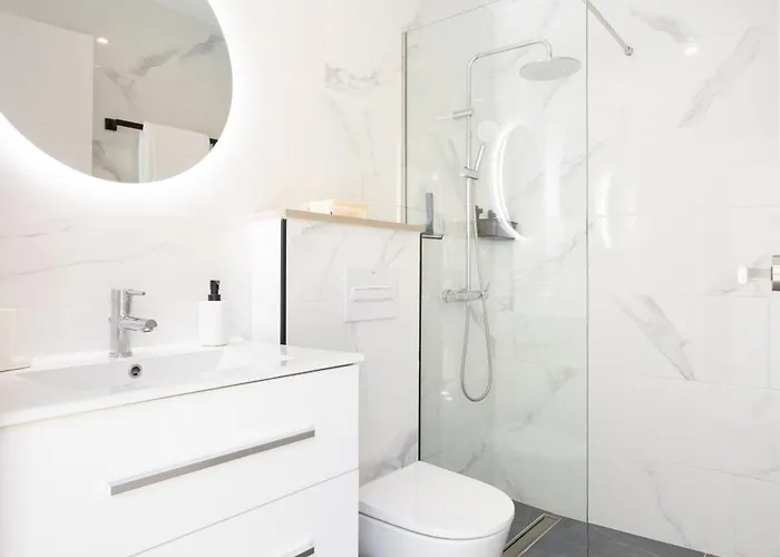 Home2book Cozy Pool & Terrace Apartment, 公寓 阿罗纳