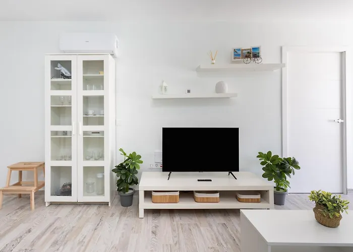 Home2book Cozy Pool & Terrace Apartment, Daire *