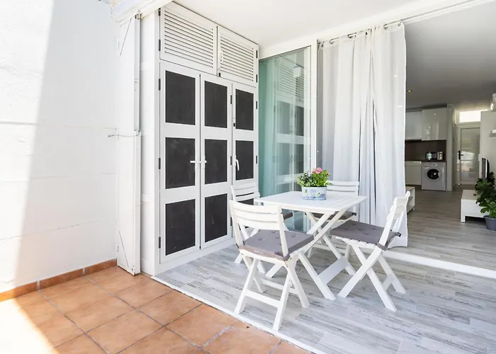 Daire Home2book Cozy Pool & Terrace Apartment, *