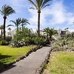 Home2book Cozy Pool & Terrace Apartment, Apartman
